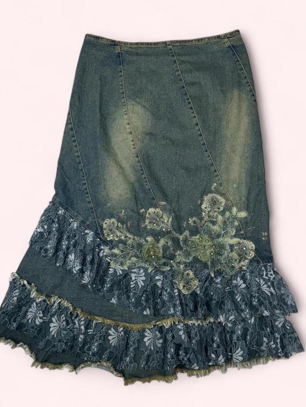 Deadstock West 36th Y2K denim skirt with floral details and ruffle hem